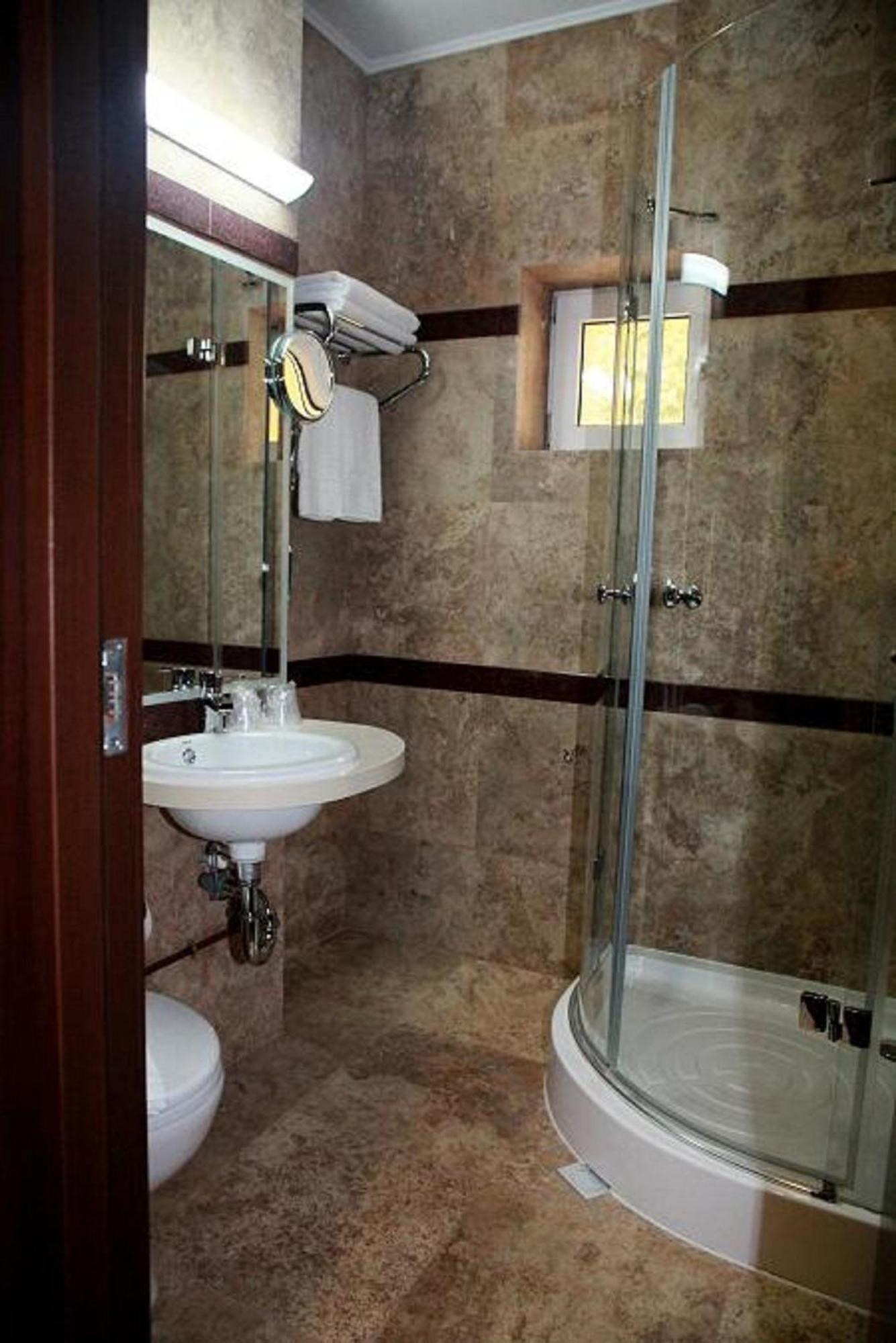Hotel Royale Galaţi Zimmer foto